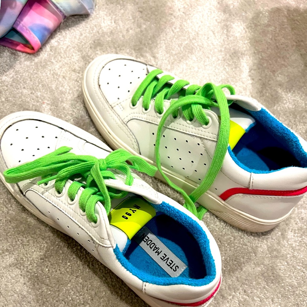 Women sneakers